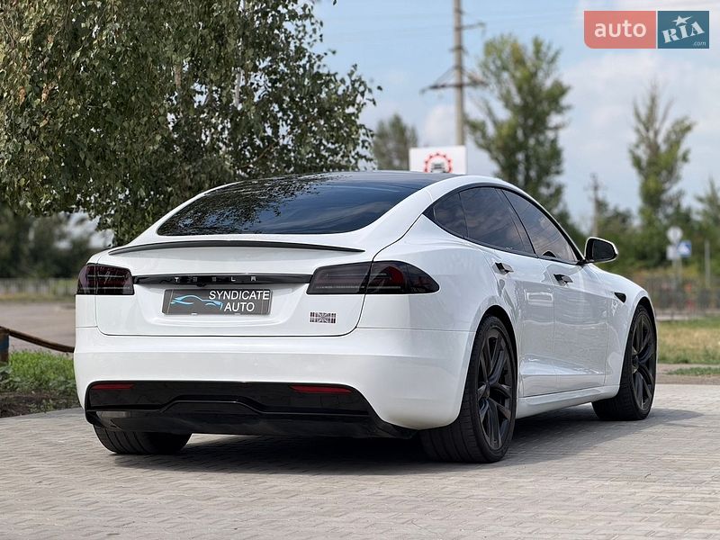Лифтбек Tesla Model S 2023 в Первомайске