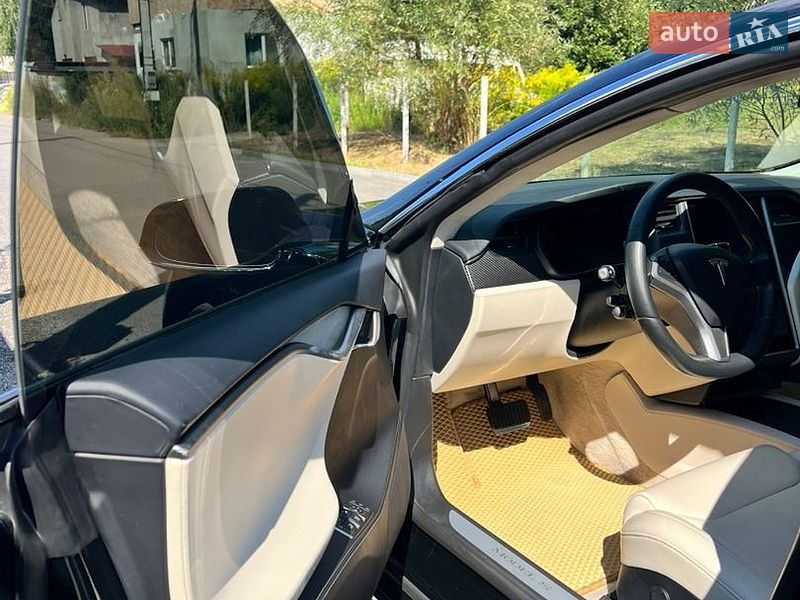 Ліфтбек Tesla Model S 2018 в Києві