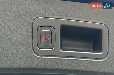 Лифтбек Tesla Model S 2018 в Киеве