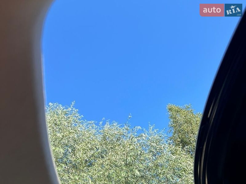 Ліфтбек Tesla Model S 2018 в Києві