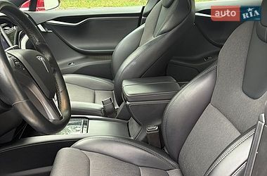 Лифтбек Tesla Model S 2018 в Львове