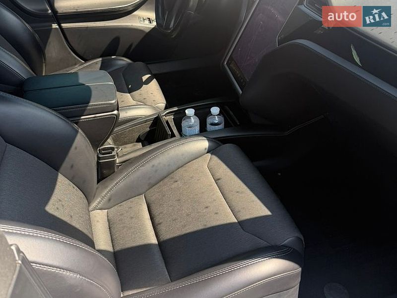 Ліфтбек Tesla Model S 2018 в Києві