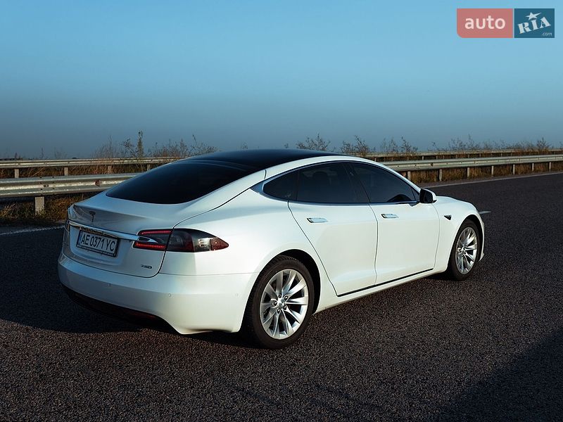 Ліфтбек Tesla Model S 2018 в Дніпрі фото 5 Ліфтбек Tesla Model S 2018 в Дніпрі