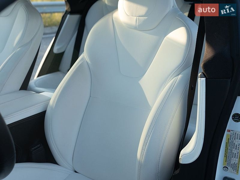 Ліфтбек Tesla Model S 2018 в Дніпрі фото 19 Ліфтбек Tesla Model S 2018 в Дніпрі