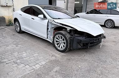 Ліфтбек Tesla Model S 2018 в Дніпрі фото 44 Ліфтбек Tesla Model S 2018 в Дніпрі