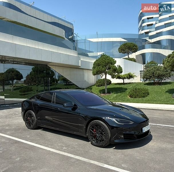 Лифтбек Tesla Model S 2018 в Днепре фото Лифтбек Tesla Model S 2018 в Днепре