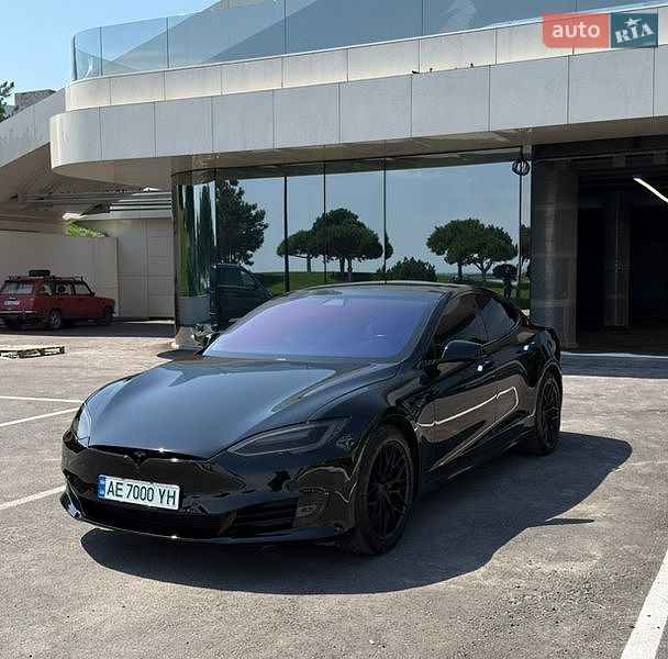 Лифтбек Tesla Model S 2018 в Днепре фото 12 Лифтбек Tesla Model S 2018 в Днепре