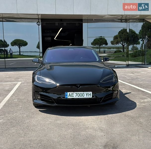 Лифтбек Tesla Model S 2018 в Днепре фото 9 Лифтбек Tesla Model S 2018 в Днепре