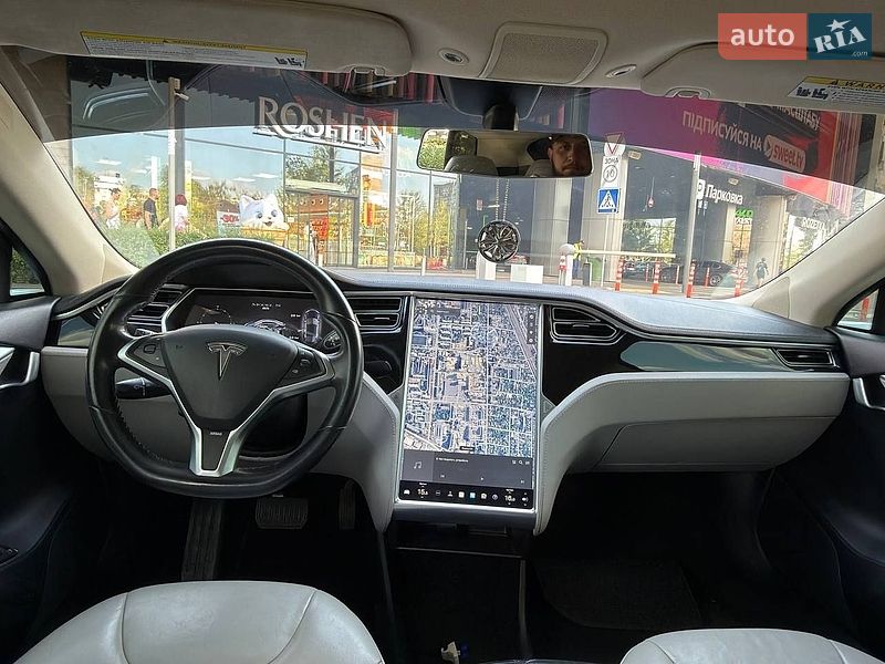 Ліфтбек Tesla Model S 2013 в Києві