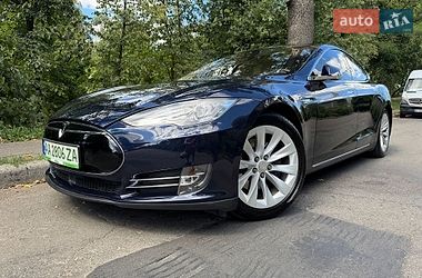 Лифтбек Tesla Model S 2014 в Киеве