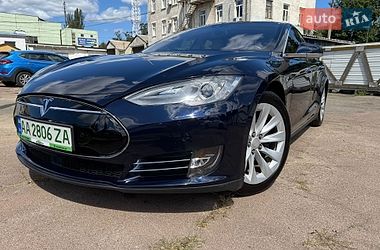 Лифтбек Tesla Model S 2014 в Киеве