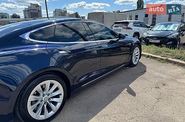 Лифтбек Tesla Model S 2014 в Киеве