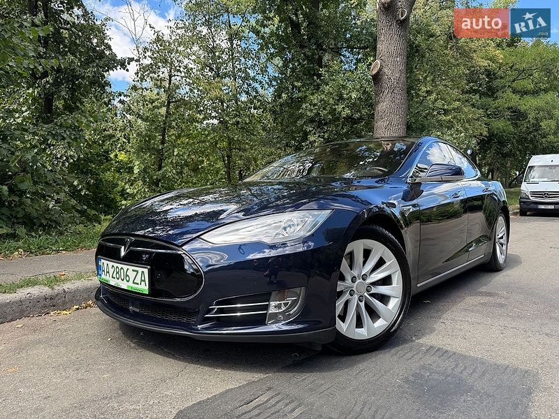 Лифтбек Tesla Model S 2014 в Киеве