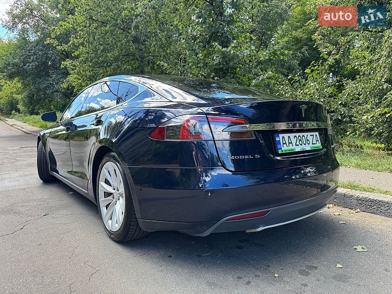 Лифтбек Tesla Model S 2014 в Киеве