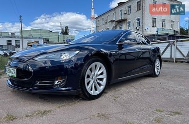 Лифтбек Tesla Model S 2014 в Киеве