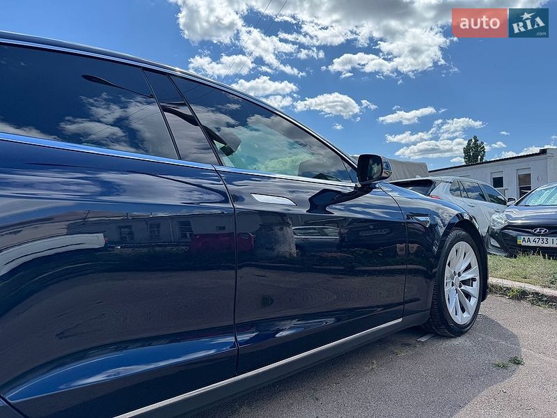 Лифтбек Tesla Model S 2014 в Киеве