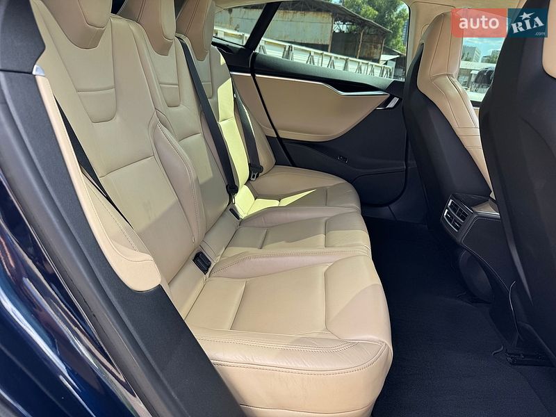 Ліфтбек Tesla Model S 2014 в Києві