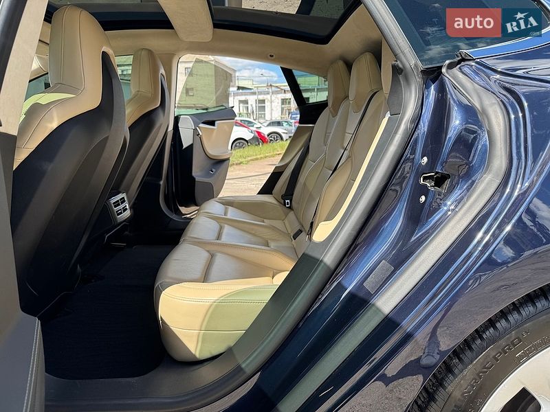 Ліфтбек Tesla Model S 2014 в Києві