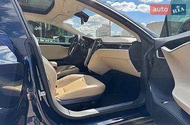 Ліфтбек Tesla Model S 2014 в Києві