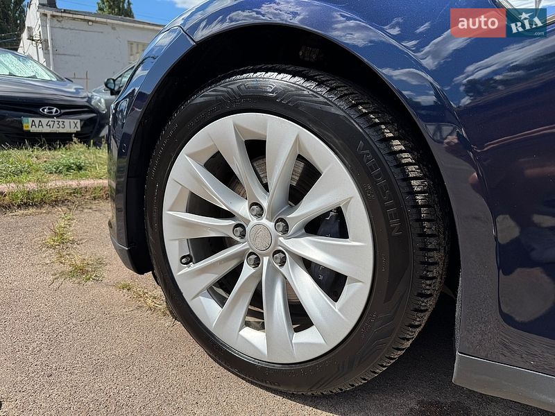 Лифтбек Tesla Model S 2014 в Киеве