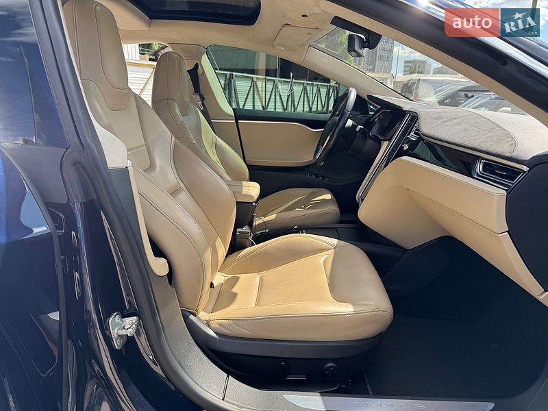 Ліфтбек Tesla Model S 2014 в Києві