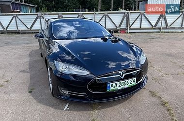 Лифтбек Tesla Model S 2014 в Киеве