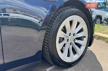 Лифтбек Tesla Model S 2014 в Киеве