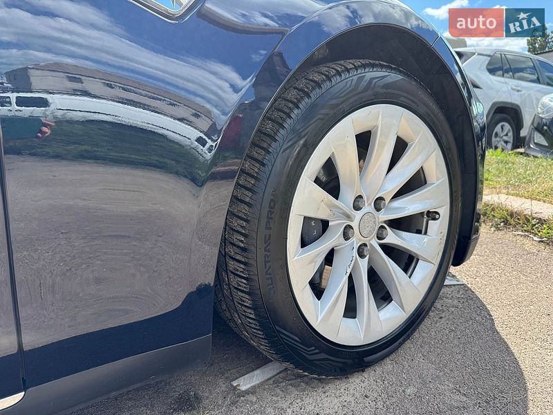 Лифтбек Tesla Model S 2014 в Киеве