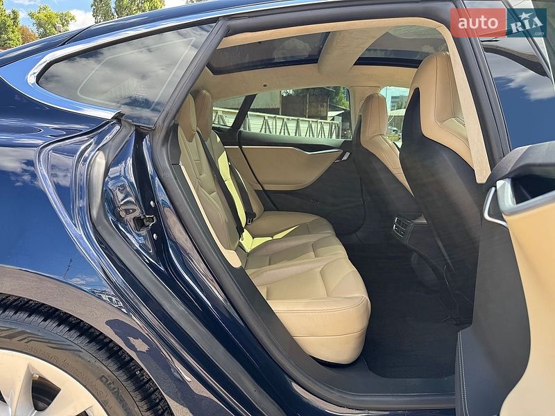 Ліфтбек Tesla Model S 2014 в Києві
