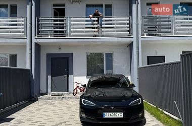 Лифтбек Tesla Model S 2017 в Ирпене