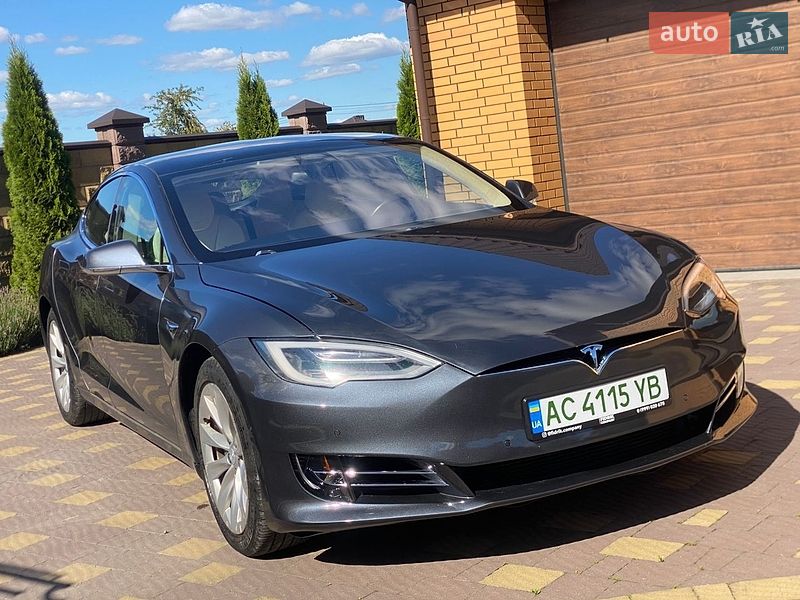 Ліфтбек Tesla Model S 2018 в Луцьку