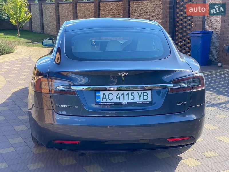 Ліфтбек Tesla Model S 2018 в Луцьку