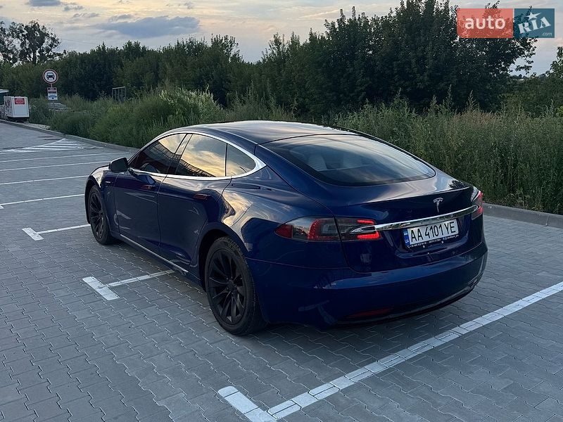 Ліфтбек Tesla Model S 2018 в Ірпені