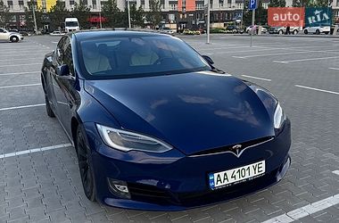 Ліфтбек Tesla Model S 2018 в Ірпені
