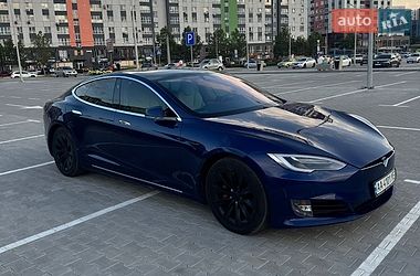 Ліфтбек Tesla Model S 2018 в Ірпені