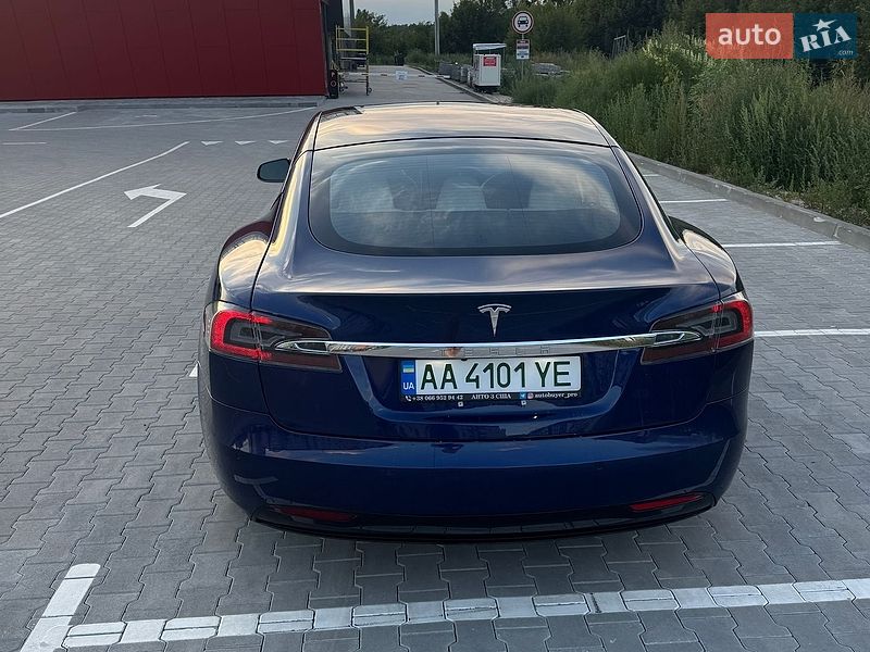 Ліфтбек Tesla Model S 2018 в Ірпені