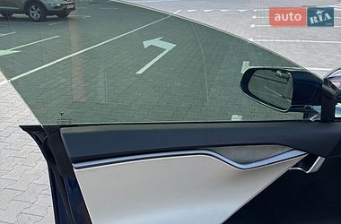 Ліфтбек Tesla Model S 2018 в Ірпені