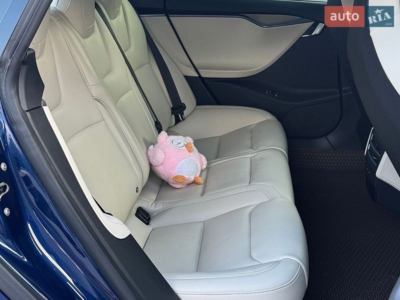Ліфтбек Tesla Model S 2018 в Ірпені