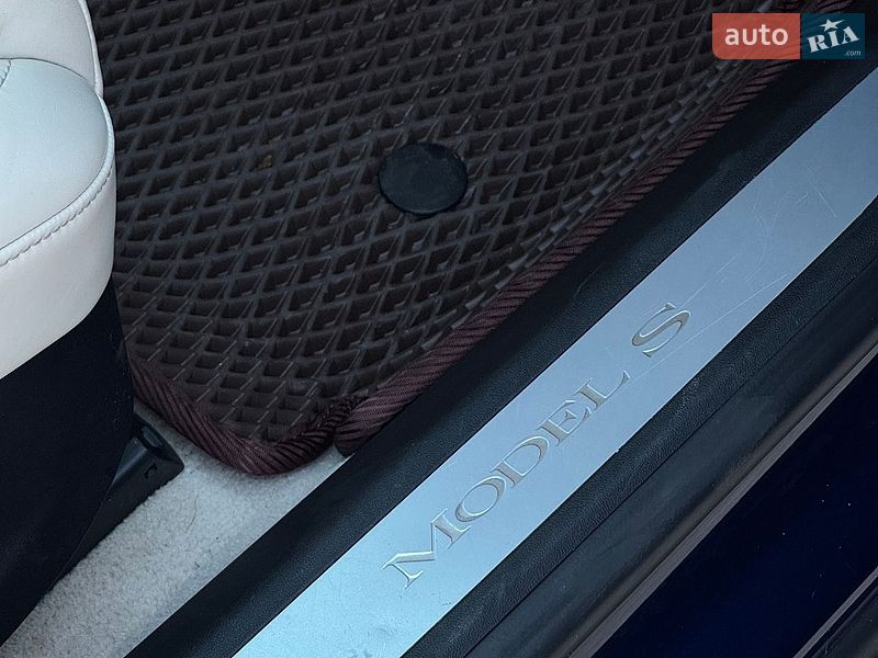 Ліфтбек Tesla Model S 2018 в Ірпені