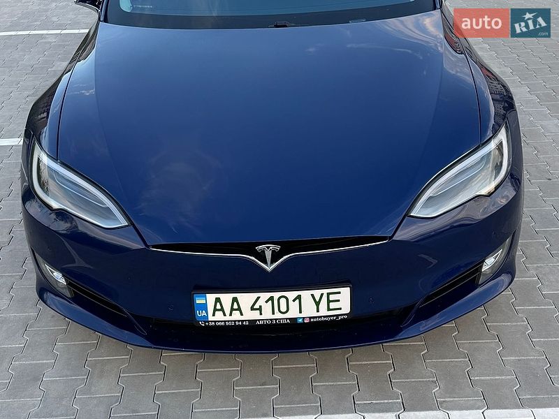 Ліфтбек Tesla Model S 2018 в Ірпені