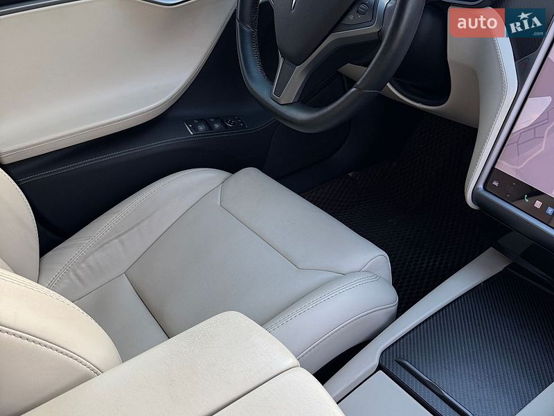 Ліфтбек Tesla Model S 2018 в Ірпені