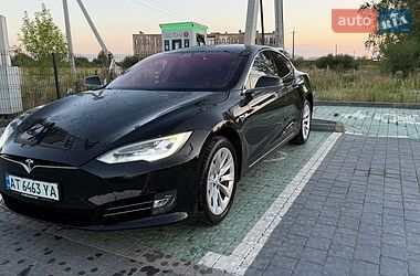 Ліфтбек Tesla Model S 2017 в Івано-Франківську