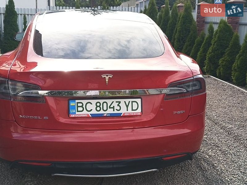 Лифтбек Tesla Model S 2013 в Львове