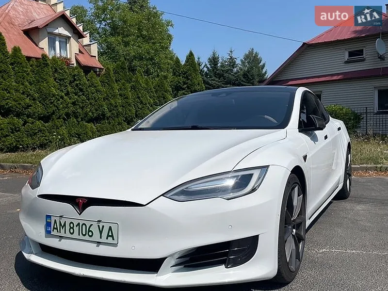Tesla Model S 2016