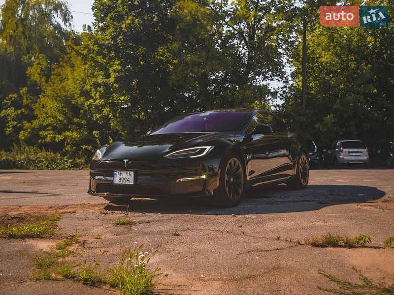 Tesla Model S 2021