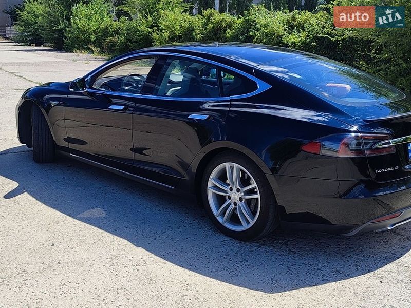 Ліфтбек Tesla Model S 2013 в Южноукраїнську фото 22 Ліфтбек Tesla Model S 2013 в Южноукраїнську