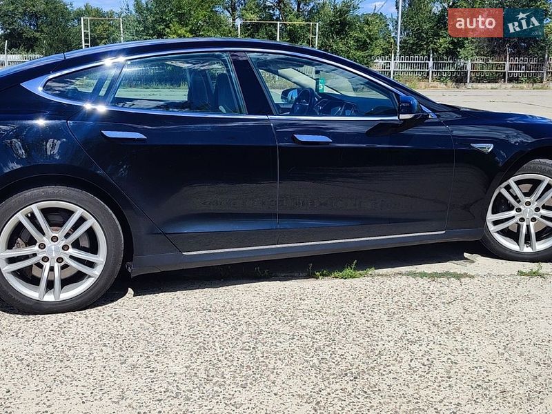 Ліфтбек Tesla Model S 2013 в Южноукраїнську фото 15 Ліфтбек Tesla Model S 2013 в Южноукраїнську