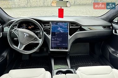 Ліфтбек Tesla Model S 2019 в Чернівцях