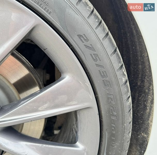 Ліфтбек Tesla Model S 2019 в Чернівцях