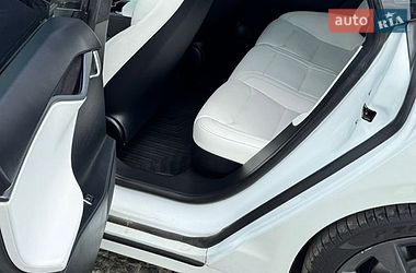 Ліфтбек Tesla Model S 2019 в Чернівцях